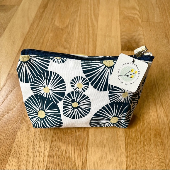 NWT Rock Flower Paper Small Pouch - Picture 1 of 5